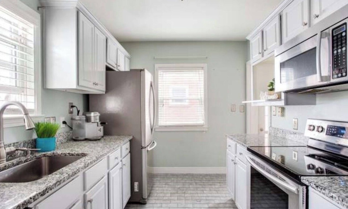 St. Matthews House | 3-bedroom house in charming St Matthews Walking distance to multiple restaurants