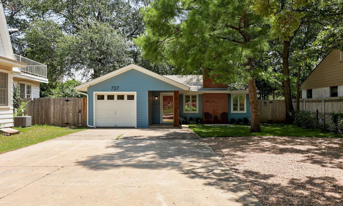 Norman House | 3-bedroom house, walking distance to OU stadium, parking for 4 vehicles