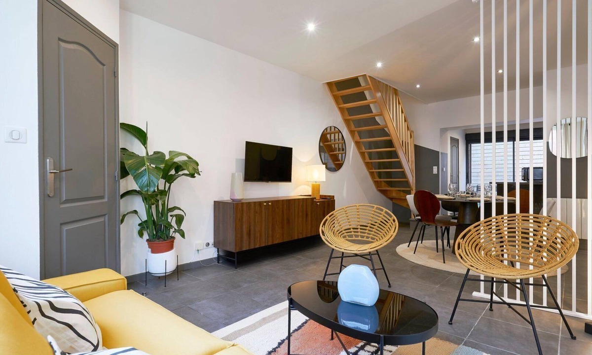 Tourcoing House | 3 bedroom house with courtyard, near metro