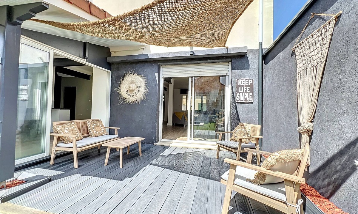 Begles House | 3-BEDROOM HOUSE WITH POOL