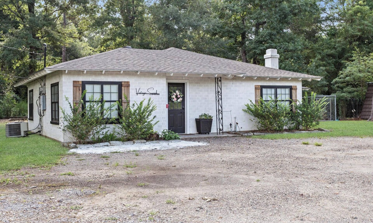 Lumberton House | 3-bedroom house with lots of parking