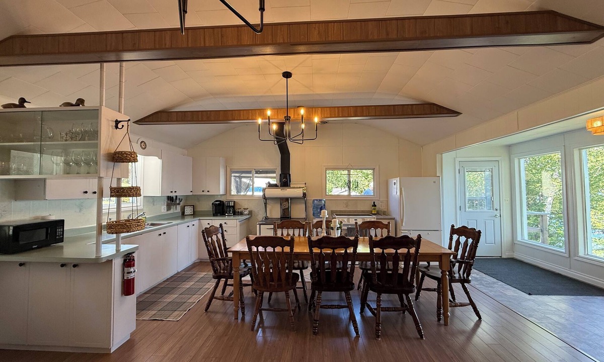 West Nipissing Cottage | 3 Bedroom Lakefront Cottage | OFSC & Trails Nearby