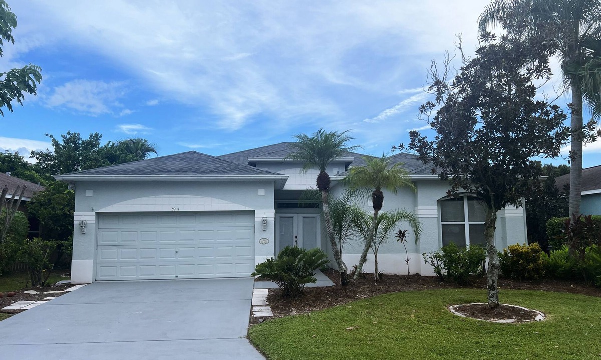 River Pointe House | 3 Bedroom Lakefront Retreat