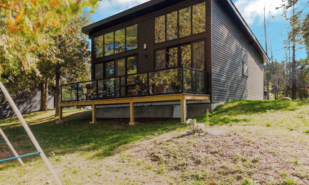 Lakefield Cabin | 3-bedroom Lakefront Villa #3