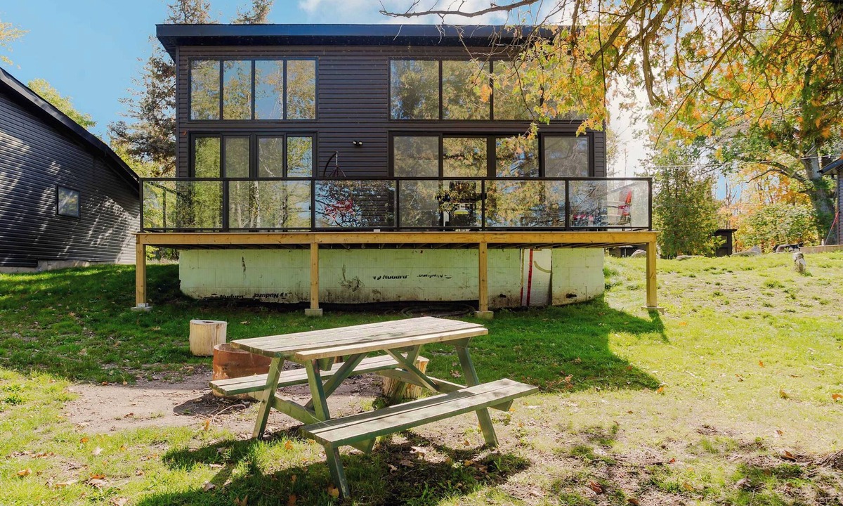 Lakefield Cabin | 3-bedroom Lakefront Villa #8