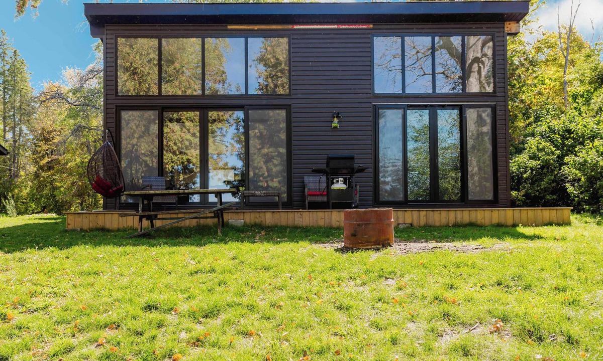 Lakefield Cabin | 3-bedroom Lakefront Villa #10