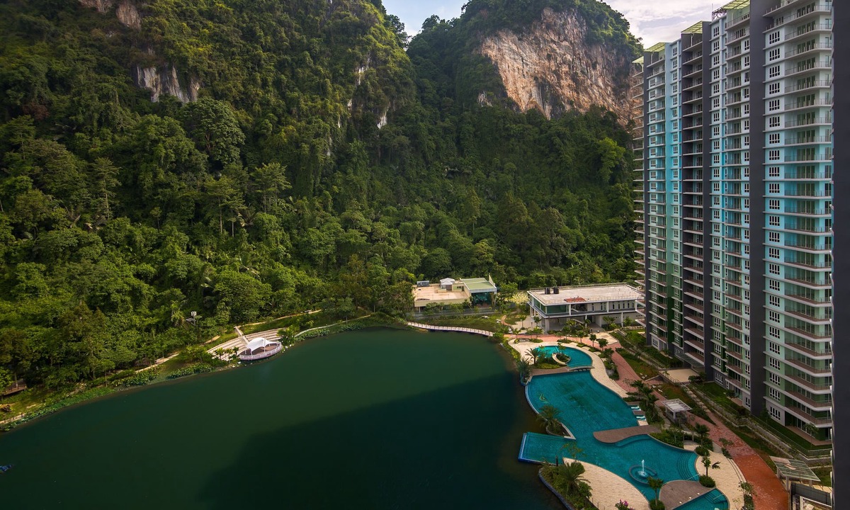 Hulu Kinta Apartment | 3 Bedroom Lakeview Premier Suite #3