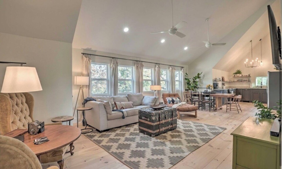 Eagle Rock House | 3 Bedroom Lakeview Retreat at Table Rock Lake
