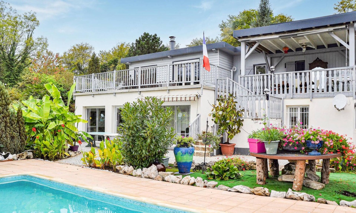 Chambornay-les-Pin Apartment | 3 bedroom lovely apartment in Chambornay-Lès-Pin