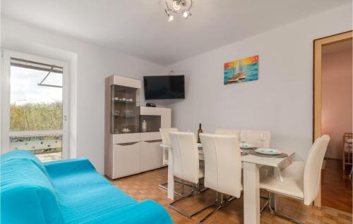 Gostinjac Apartment | 3 Bedroom Lovely Apartment In Dobrinj