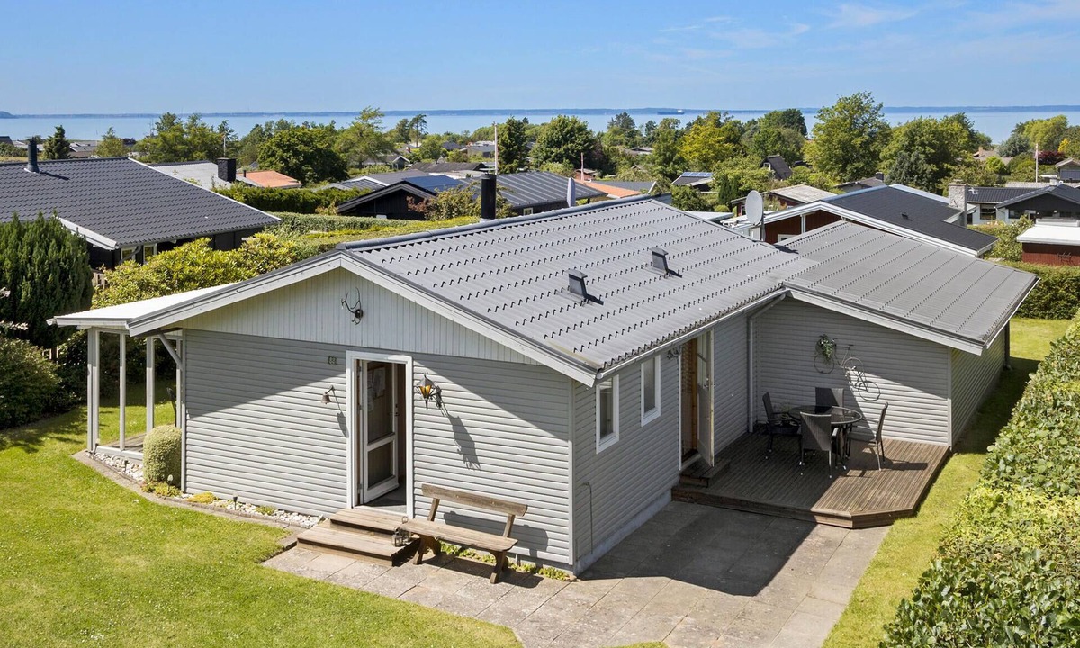 Skastrup Strand House | 3 bedroom lovely home in Bogense