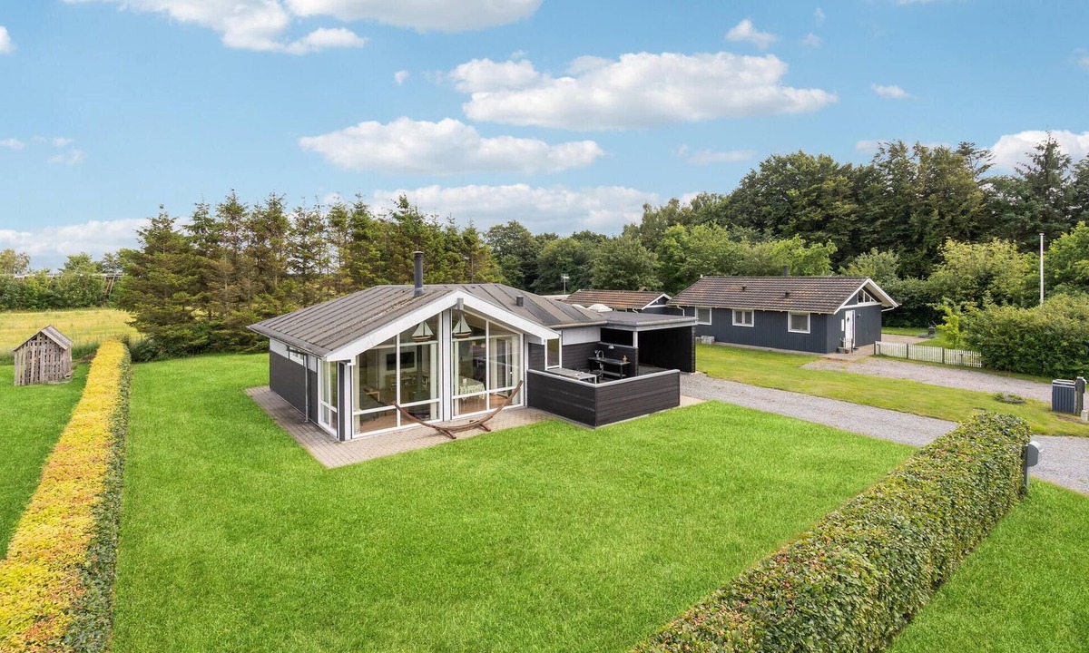 Hvalpsund House | 3 bedroom lovely home in Farsø