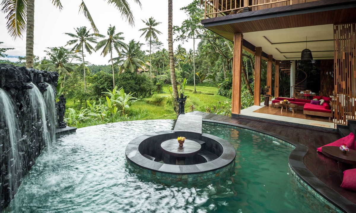 Keliki Villa | 3 bedroom luxury villa resort w/private infinity pool overlooking rice fields!