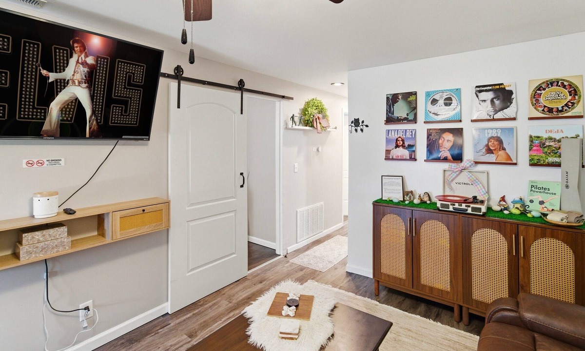Garden City House | 3 bedroom main level home in Garden City!