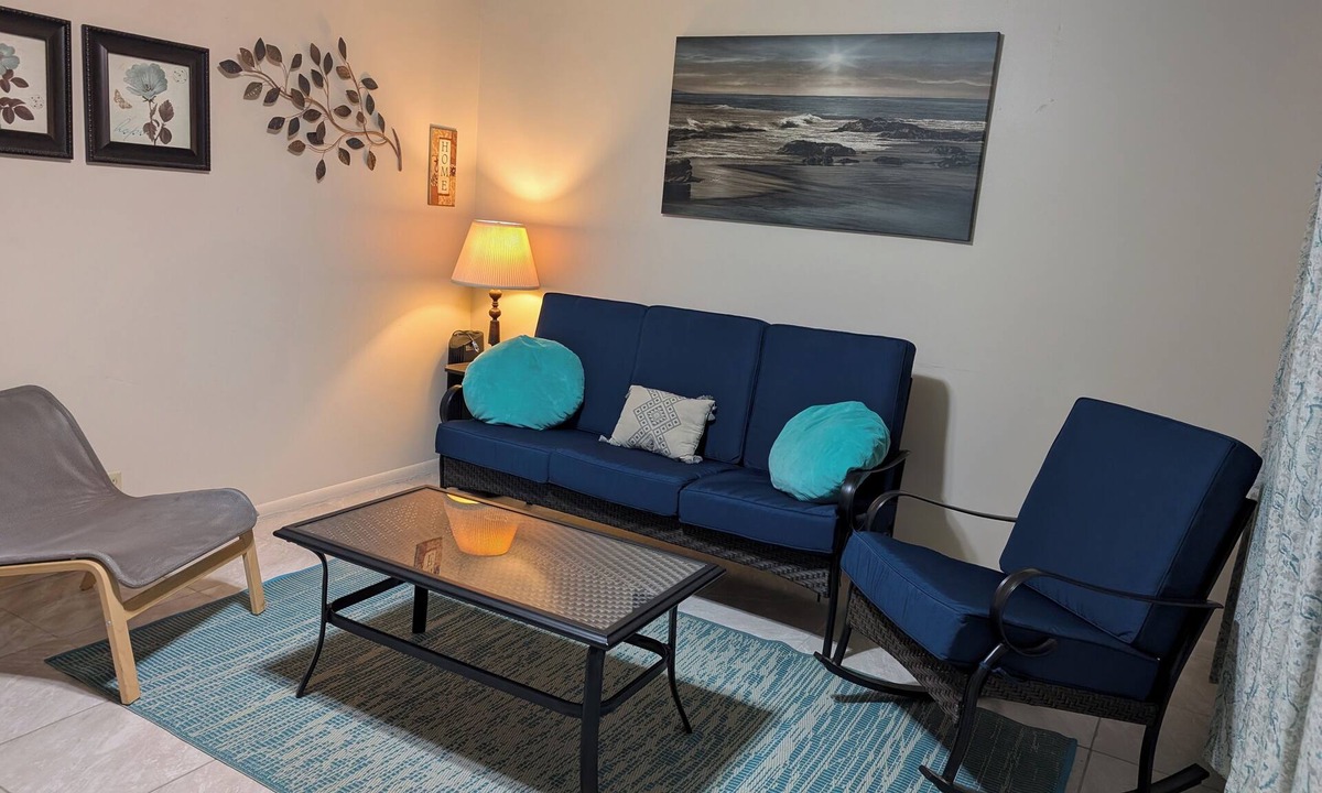 Rockdale Apartment | 3-bedroom Make yourself home while in Rockdale B