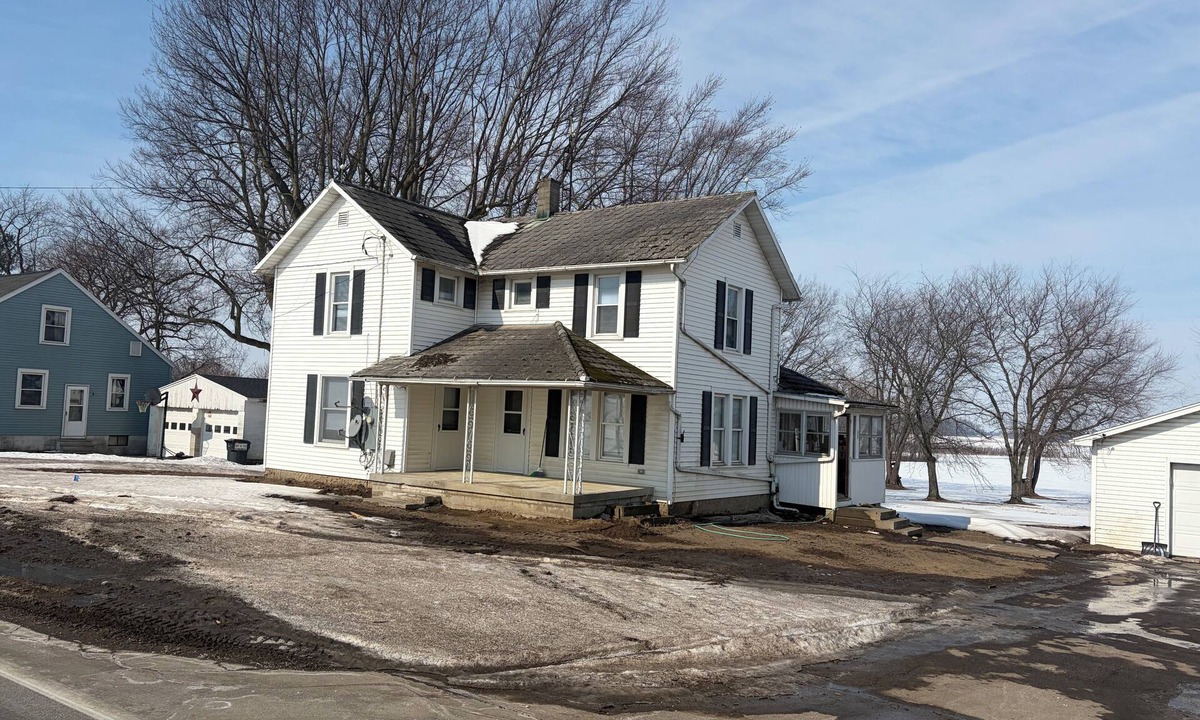 Clyde House | 3-bedroom Newly renovated house in Clyde nClose to Sandusky and Lake Erie.