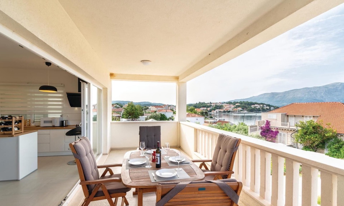 Vela Glavica Apartment | 3 bedroom nice apartment in Lumbarda