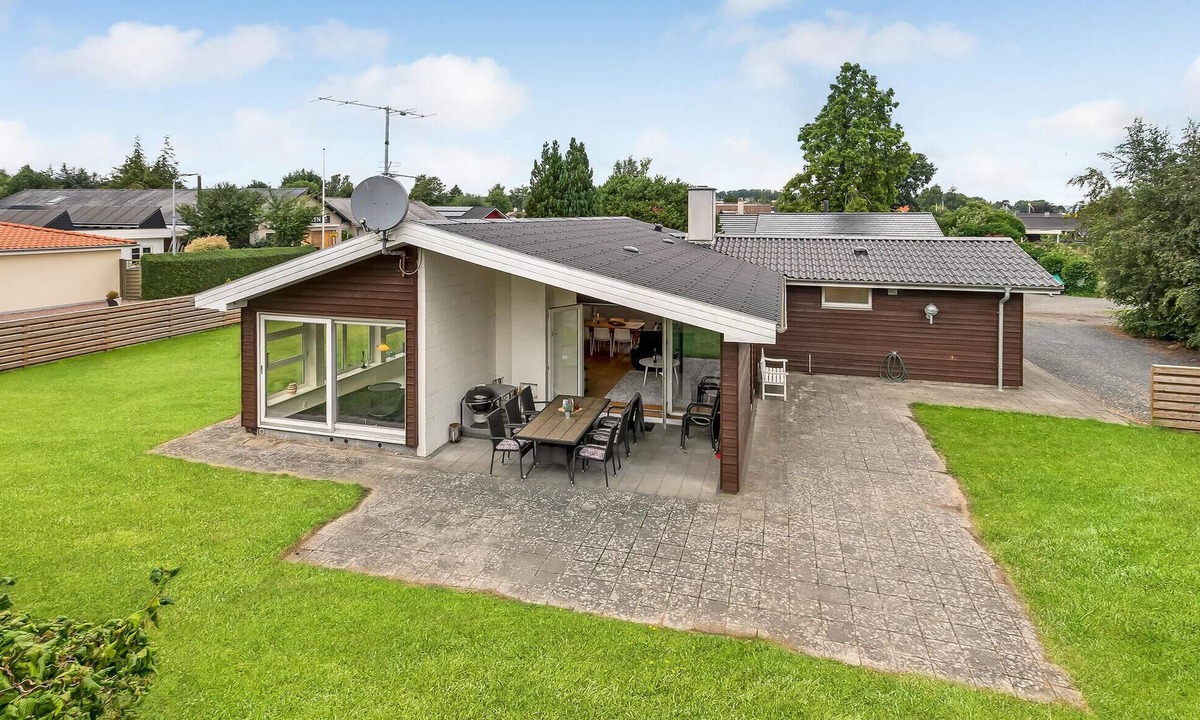 Hvidbjerg Strand House | 3 bedroom nice home in Børkop