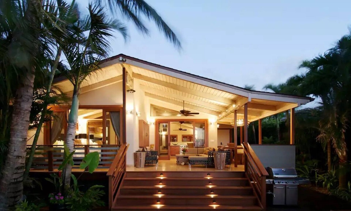 Paia House | 3 Bedroom Ocean Front Beach House