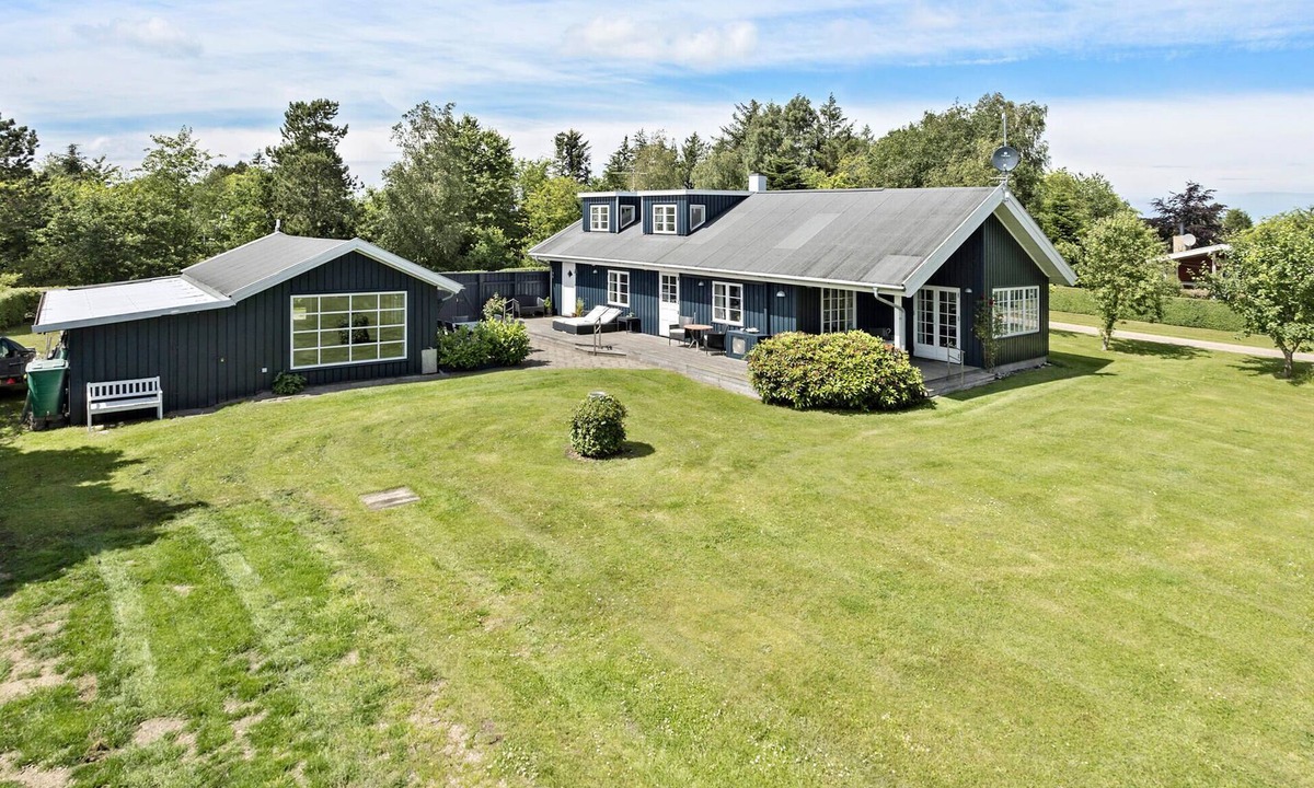 Hojslev House | 3 bedroom pet friendly home in Højslev