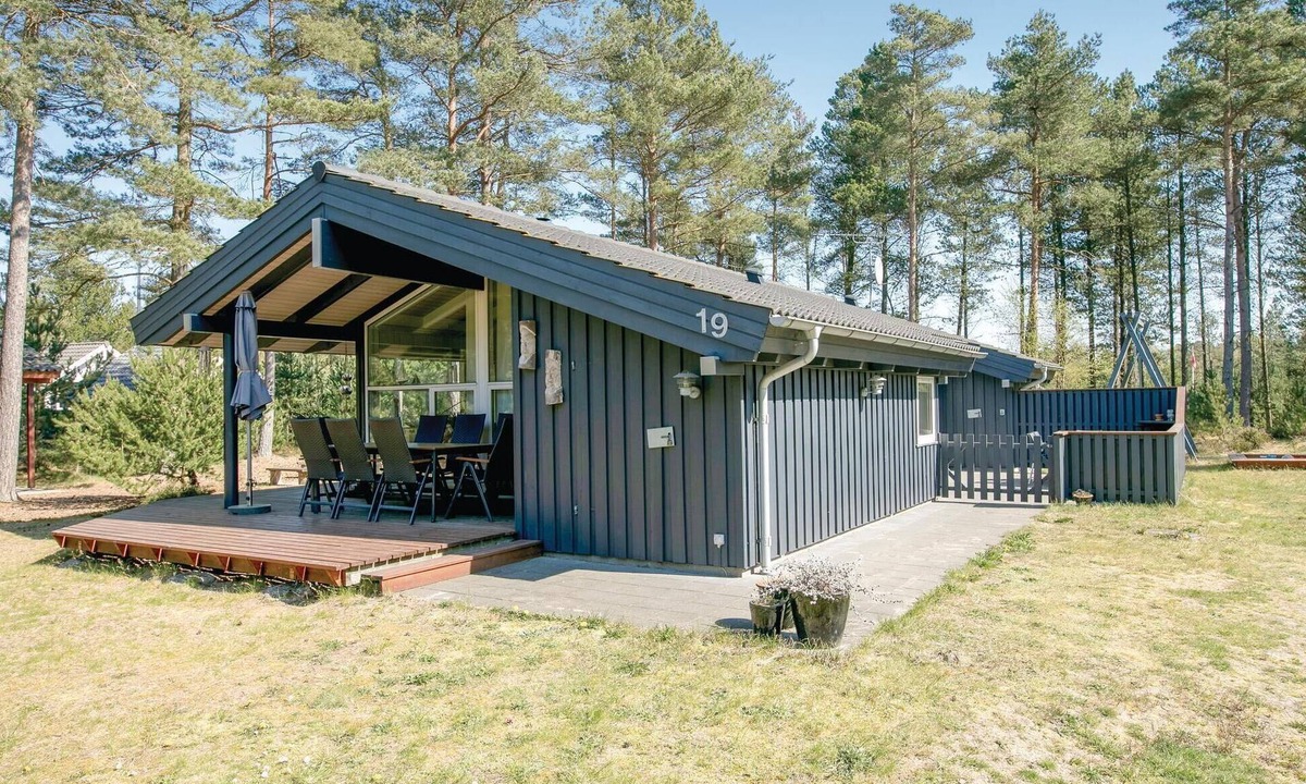 Helberskov Strand House | 3 bedroom pet friendly home in Hadsund