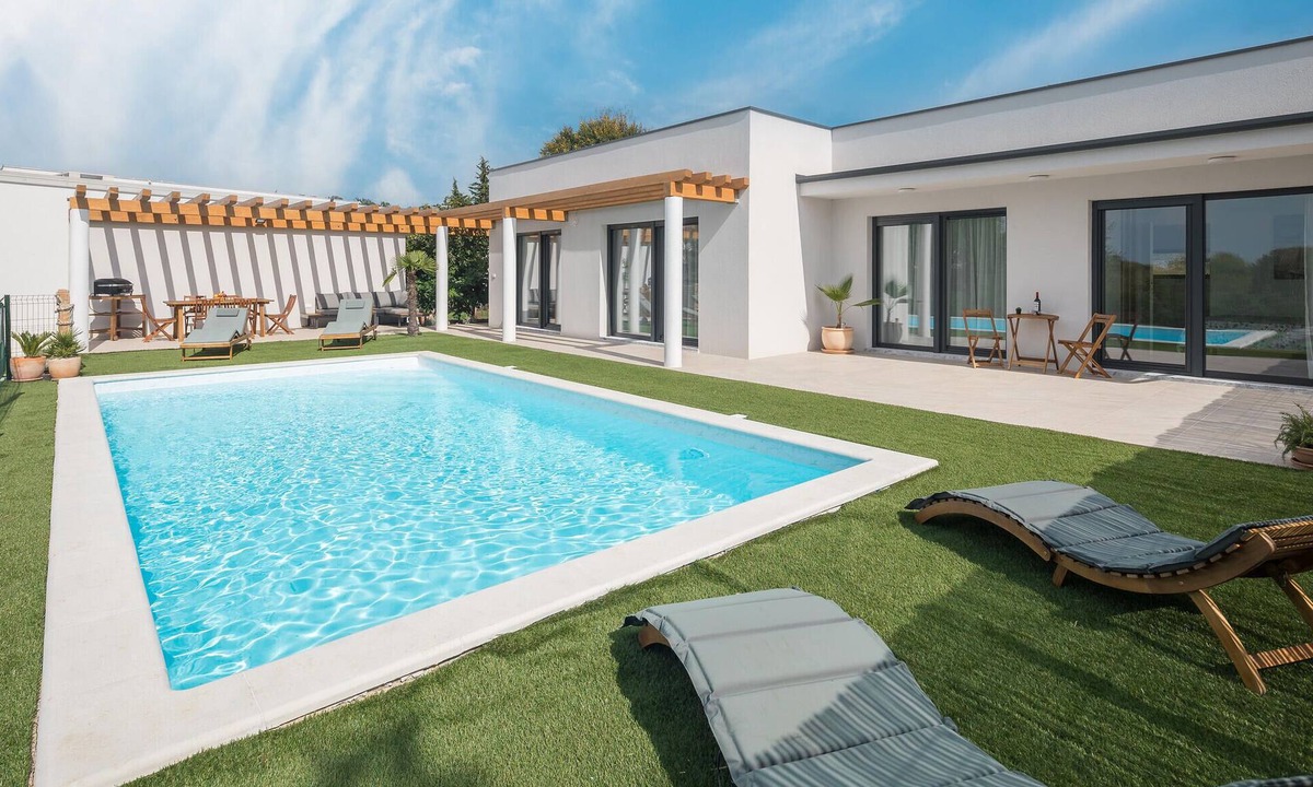 Krmed House | 3 bedroom pet friendly home in Krmed