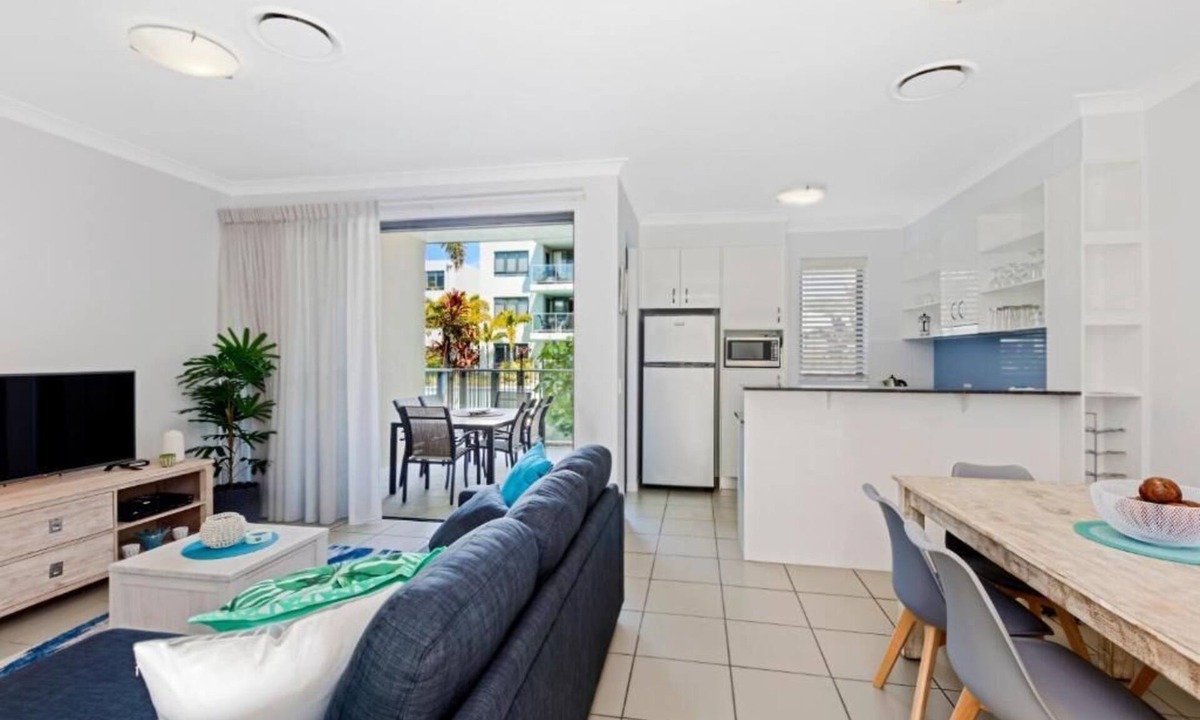 Marcoola Apartment | 3 Bedroom Poolside Villa