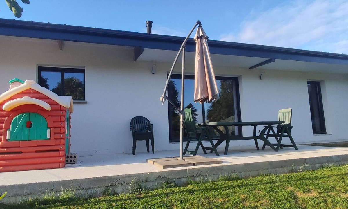 Nivillac House | 3 Bedroom Private vacation home in Nivillac