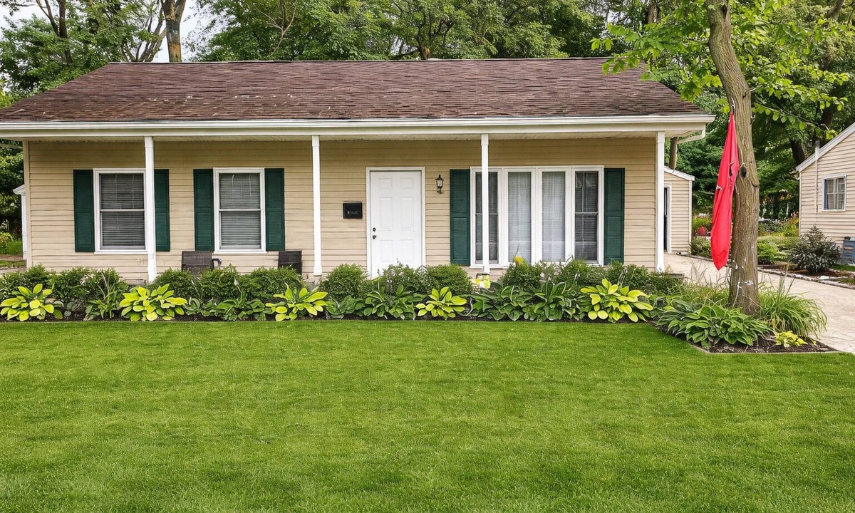 Normal House | 3 bedroom Ranch w/EV Plug. Blocks From ISU