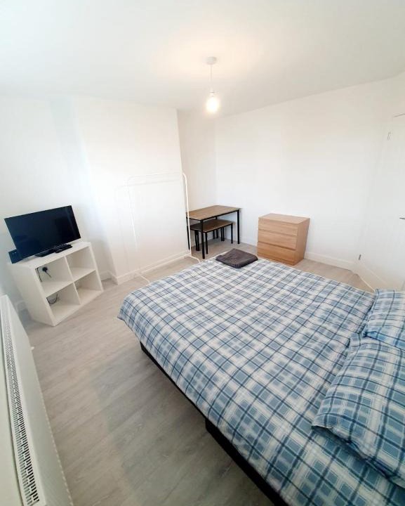 Rayleigh Apartment | 3 Bedroom Rayleigh Apartment