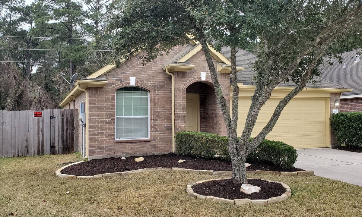 Humble House | 3-bedroom residential home with patio near IAH
