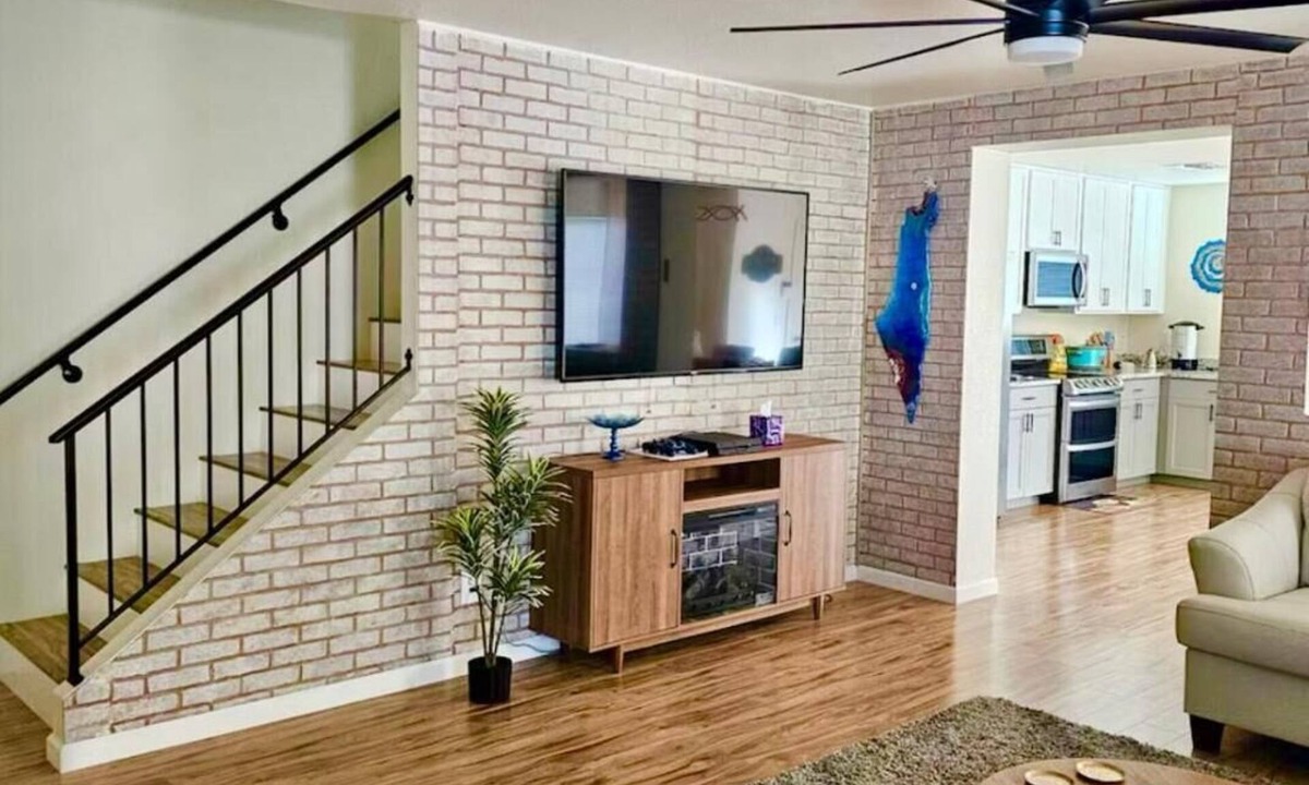 Rillito House | 3-bedroom spacious Tucson home, newly remodeled kitchen