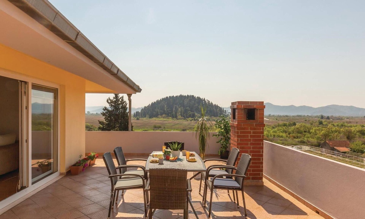 Ploce Apartment | 3 bedroom stunning apartment in Rogotin