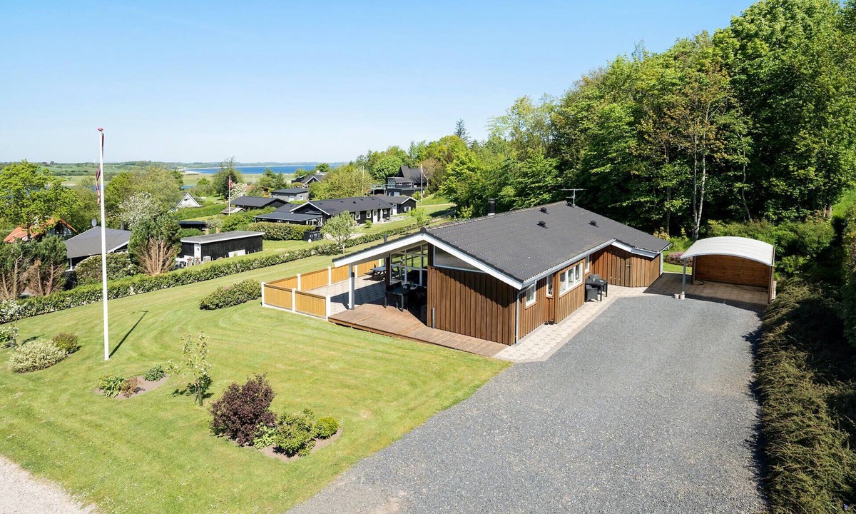 Logstrup House | 3 bedroom stunning home in Løgstrup