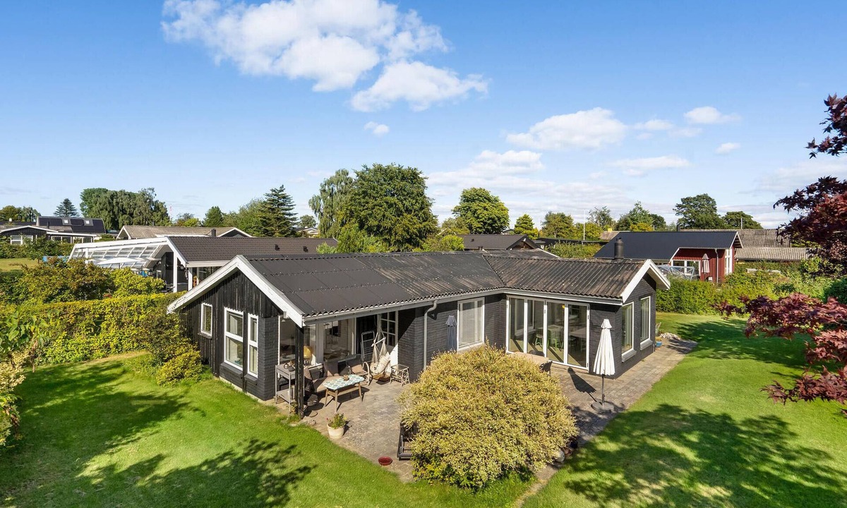 Ajstrup House | 3 bedroom stunning home in Malling