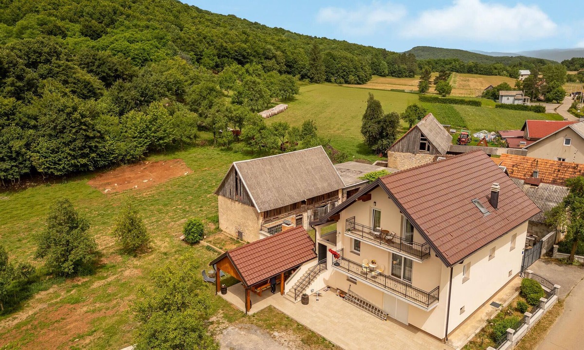Otocac House | 3 bedroom stunning home in Prozor