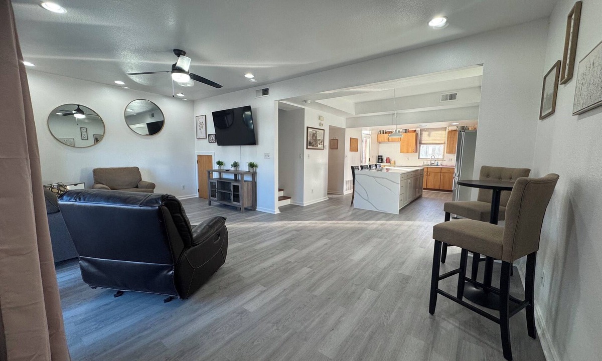Barelas House | 3-Bedroom Townhome - Barelas Charmer