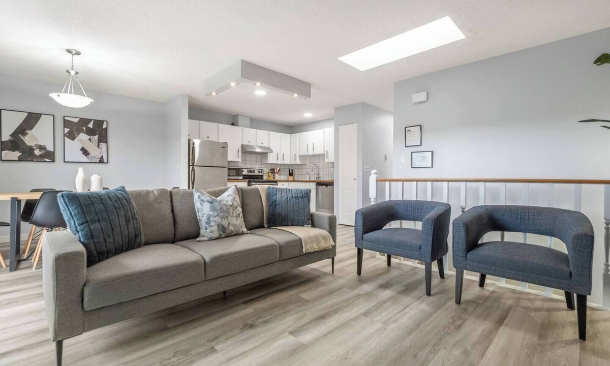 Montgomery House | 3-Bedroom Upper Unit Near Bow River with Yard