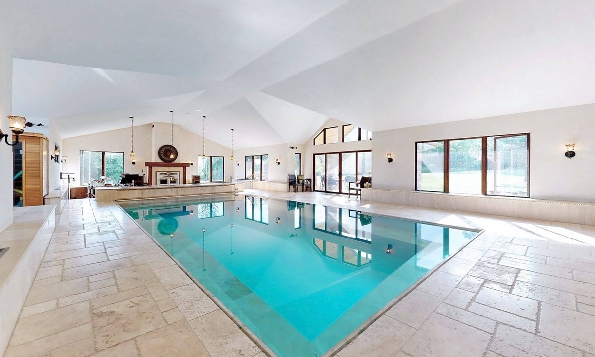 Milton Villa | 3 Bedrooms in Villa with indoor swimming pool