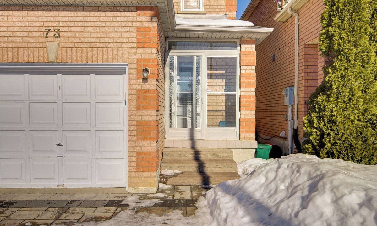 Armdale House | 3 Bedrooms Markham Private HOME w Parking 3-6Guests