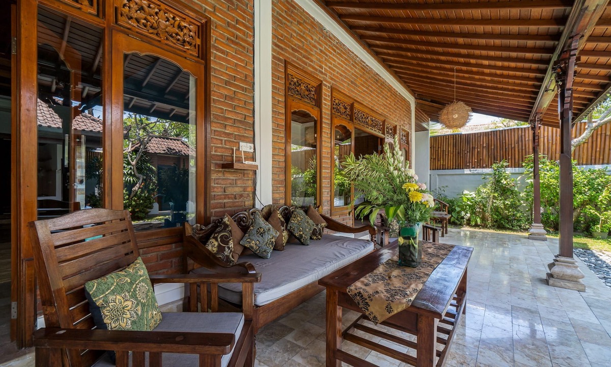 Central Seminyak Villa | 3 Bedrooms Villa 5 minutes to Seminyak Beach
