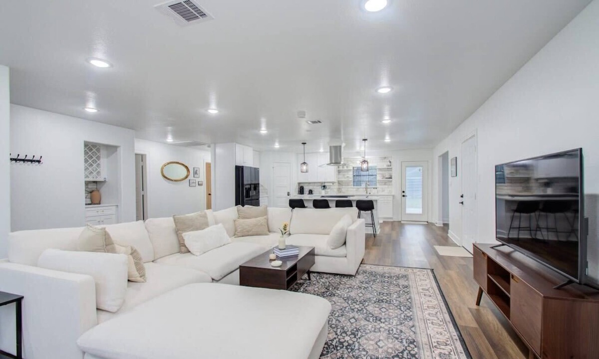 Braeswood Place House | 3 beds Houston HOME, Close NRG Stadium & Rodeo
