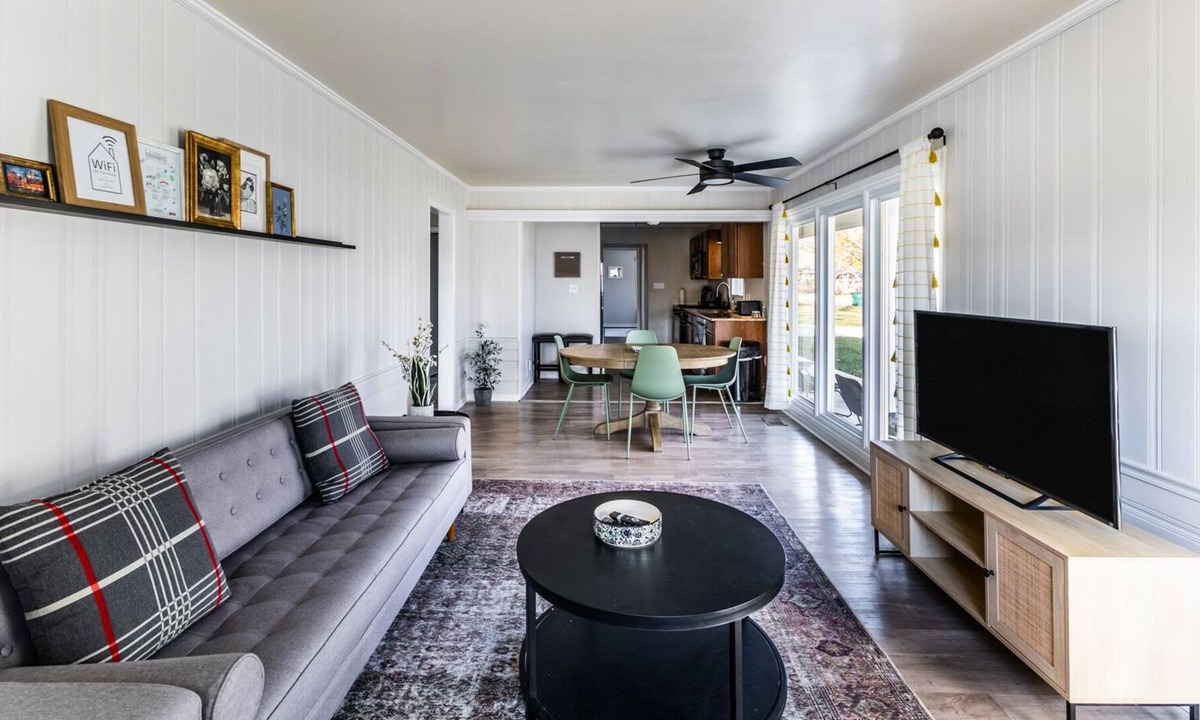 Westfield House | 3 BR at Hillcrest Dr