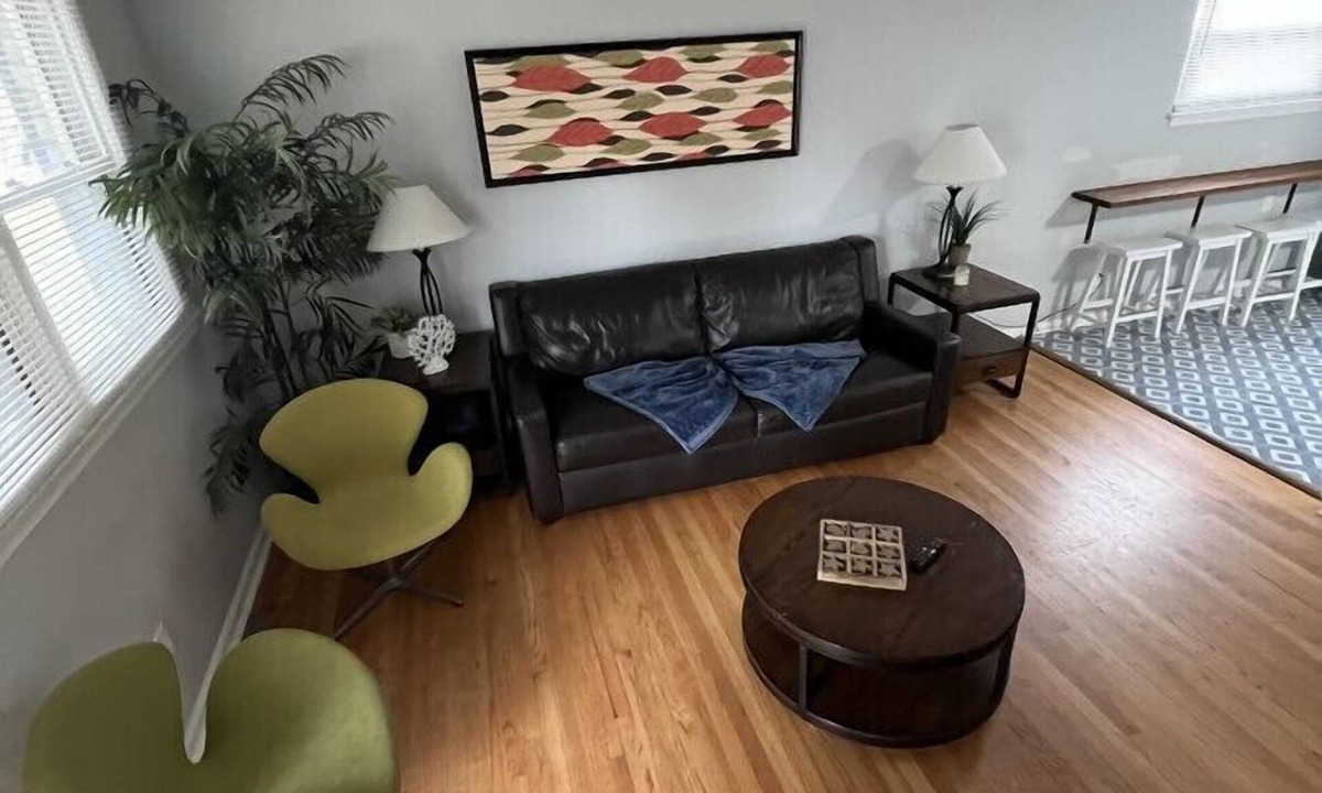 Norfolk House | 3-BR Home 3 mins. to Airport & 11 mins. to Beach