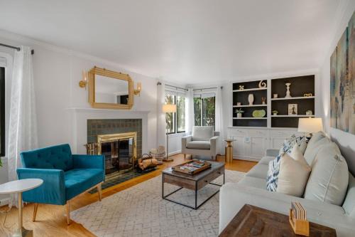 Loyal Heights House | 3 BR Loyal Heights Charmer Patio and Lawn