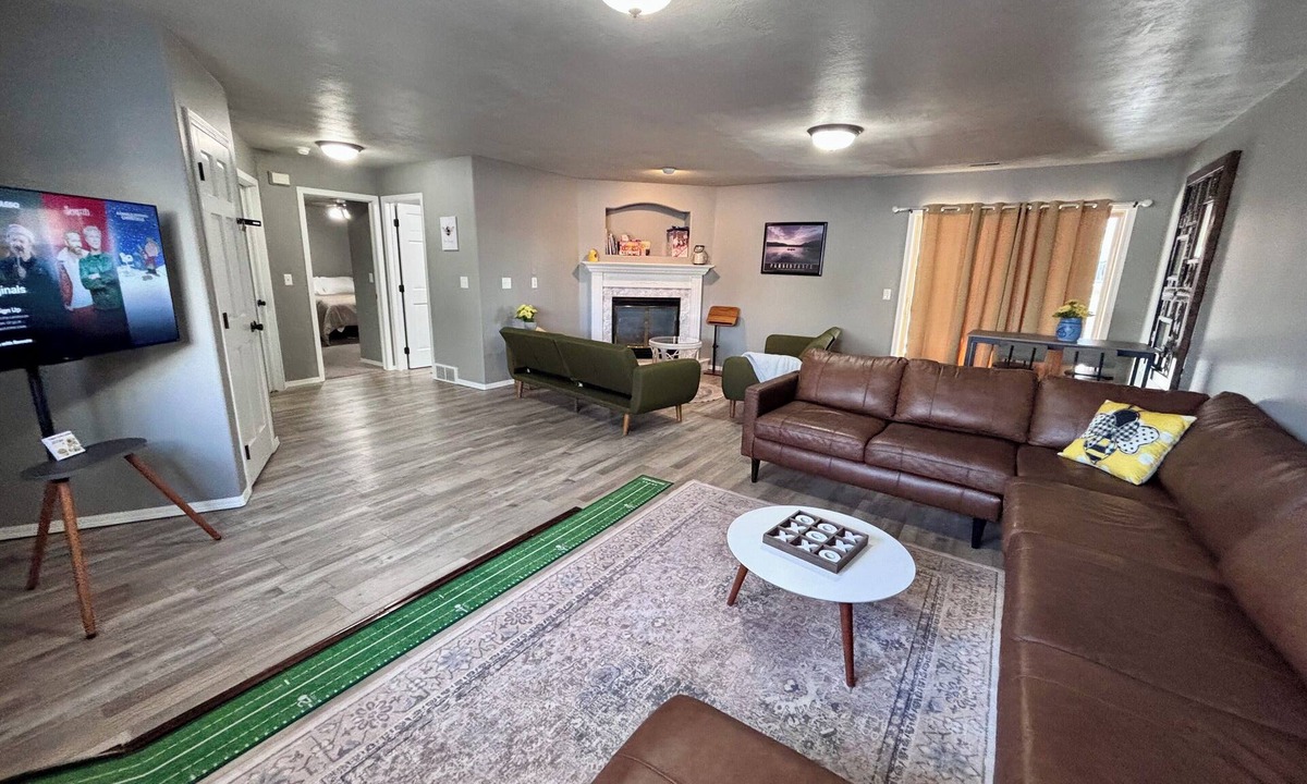 Sioux Falls House | 3-BR vacation home with 2 spacious entertaining areas: Sleeps 11, 4 miles to DT