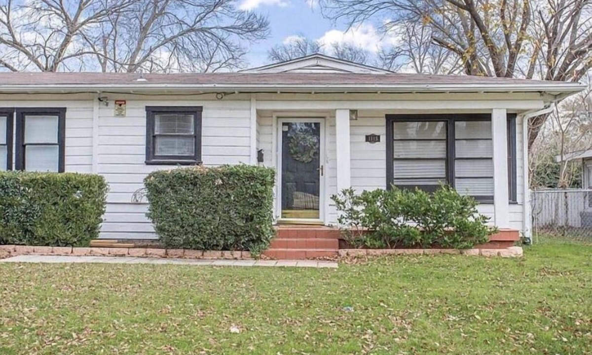 Central Arlington House | 3 BR Walking Distance to ATT, Globe Life & Entertainment District