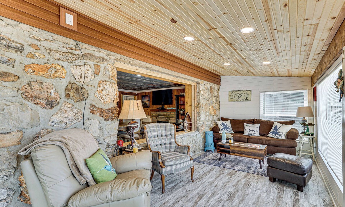 Rocky Mount House | 3 Cabins! Lakefront Reunion Retreat in Rocky Mount