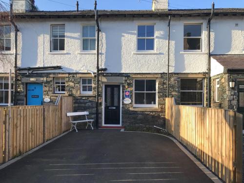 Keswick House | 3 Catherine Cottages