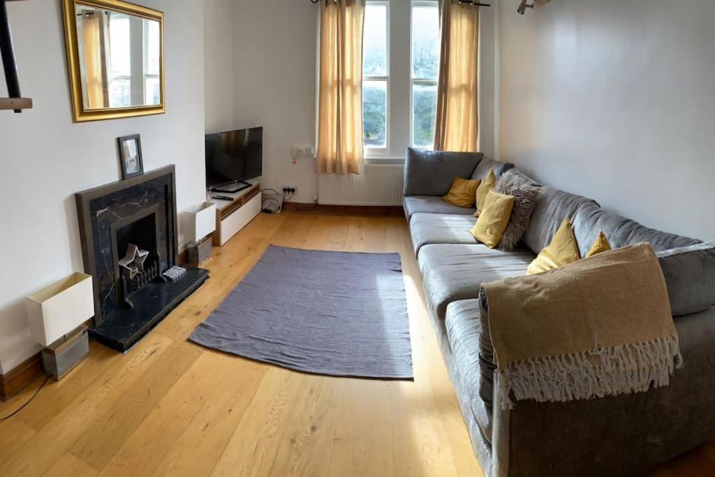 Acton Apartment | 3 Double bedroomed flat, Acton. London, UK